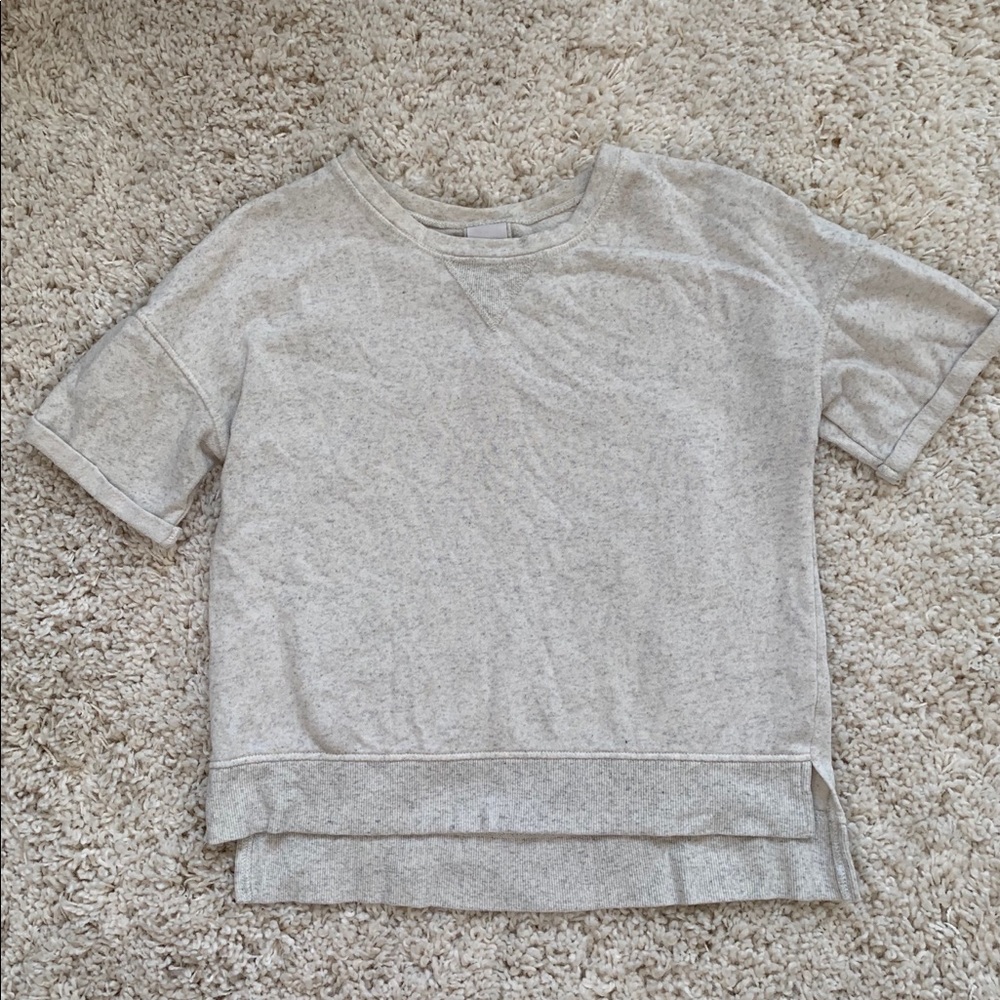 Short sleeve sweater